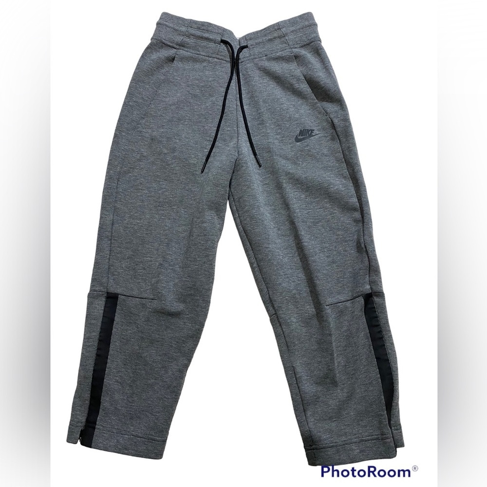 Nike Tech Fleece Capri Pants Women Size XS in EUC
